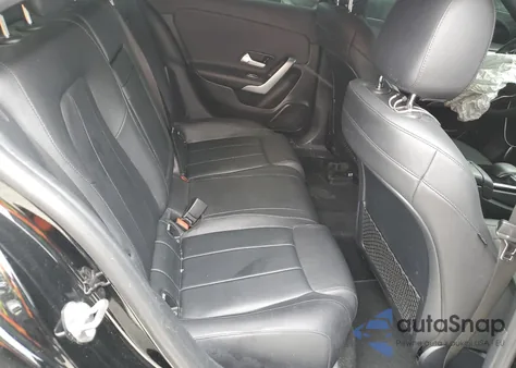 2019 Mercedes-Benz A 220 z USA, uszkodzony, nr VIN WDD3G4EB8KW026488